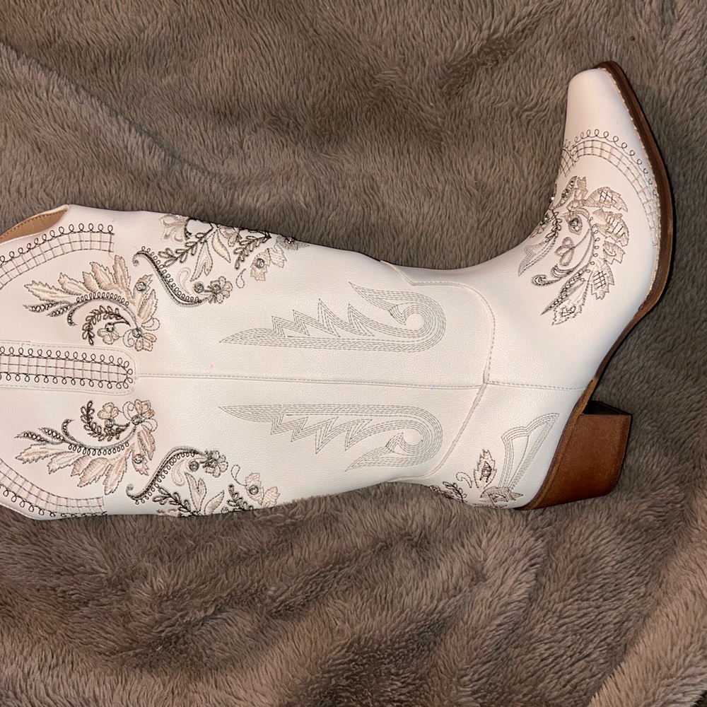 White Embroidered Western Boots
